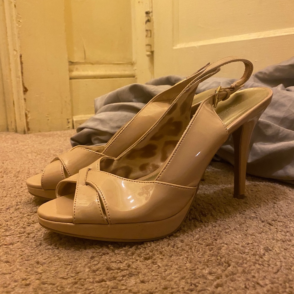 Christian Siriano - Tan Slingback Heels